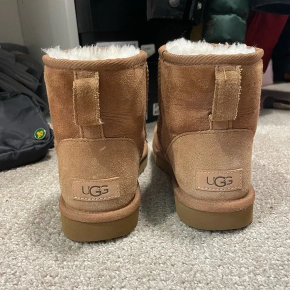 UGG | Shoes | Ugg Tan Classic Mini Boots With Sheepskin  display picture 3
